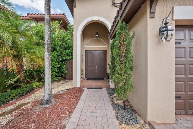 8755 NW 102nd Ct, Doral, FL 33178