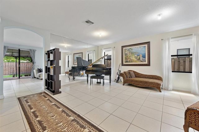 8755 NW 102nd Ct, Doral, FL 33178