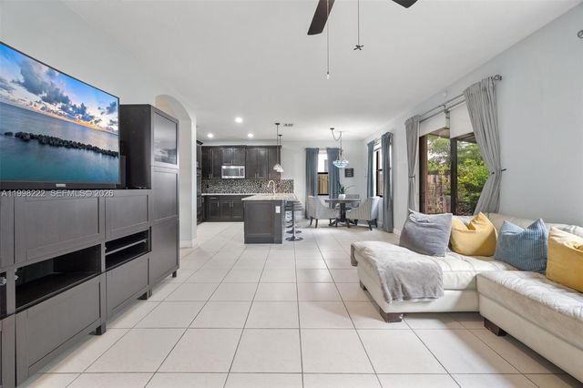 8755 NW 102nd Ct, Doral, FL 33178