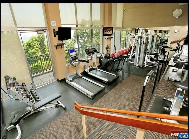 4 Horizon Road 1417, Fort Lee, NJ 07024