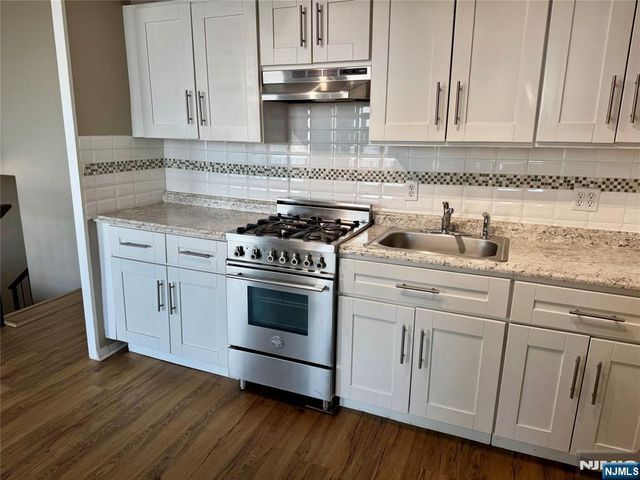 4 Horizon Road 1417, Fort Lee, NJ 07024
