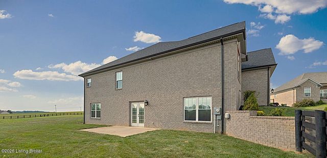 153 Tristan Ct, Shepherdsville, KY 40165