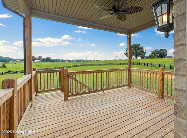 153 Tristan Ct, Shepherdsville, KY 40165