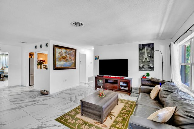 2512 S 13th Street, Fort Pierce, FL 34982