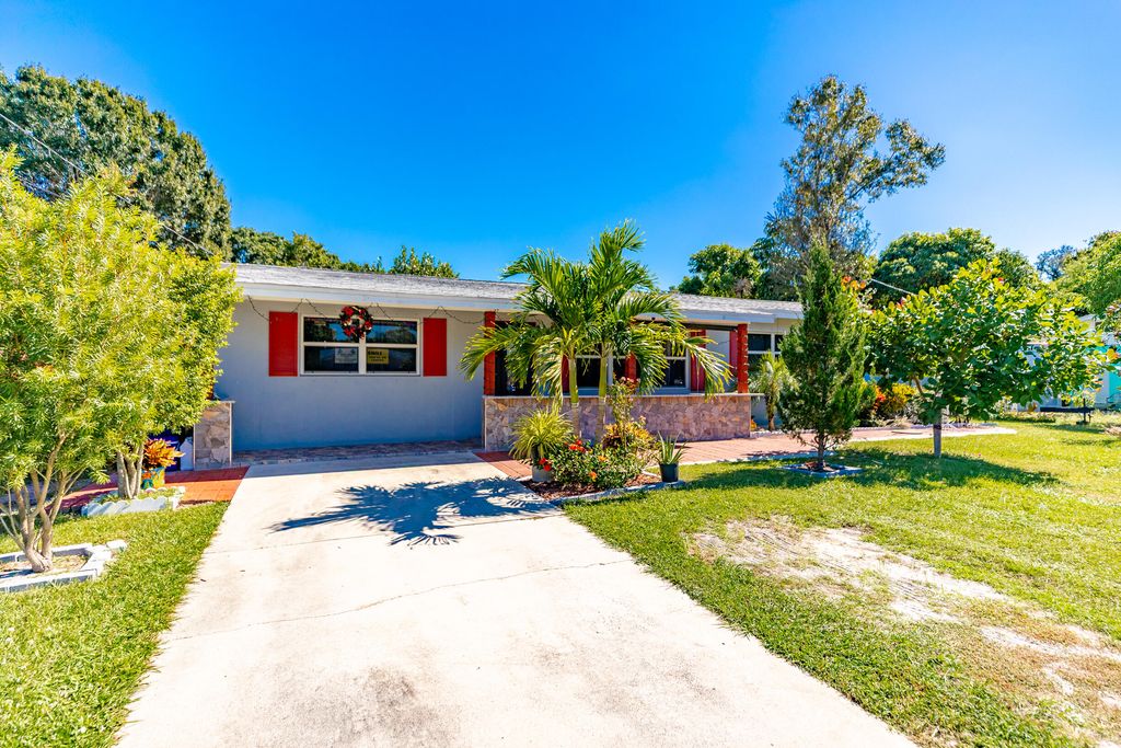 2512 S 13th Street, Fort Pierce, FL 34982