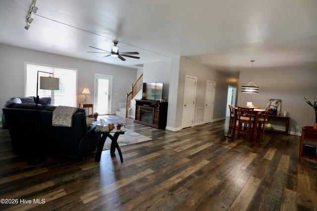 436 Millwork Lane, Aberdeen, NC 28315