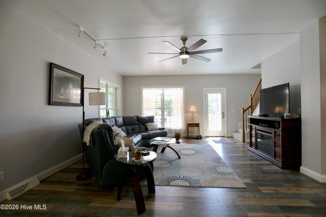 436 Millwork Lane, Aberdeen, NC 28315