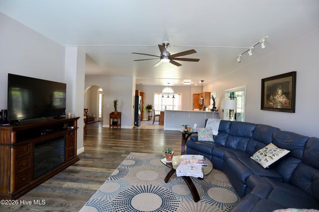 436 Millwork Lane, Aberdeen, NC 28315