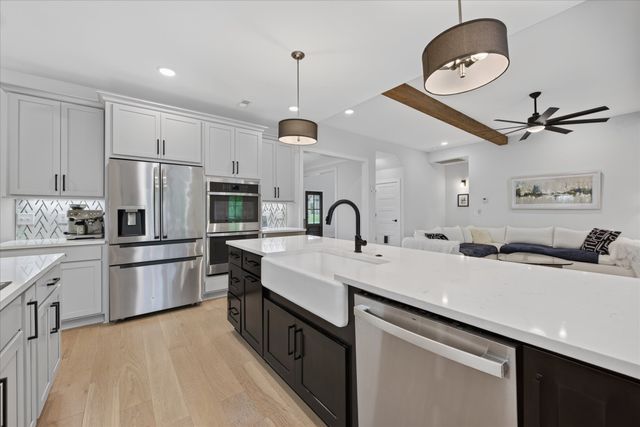 113 Denton Ct, Clarksville, TN 37043
