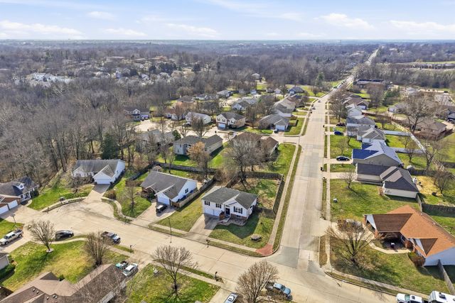 4105 SAVANNAH CT, Columbia, MO 65202