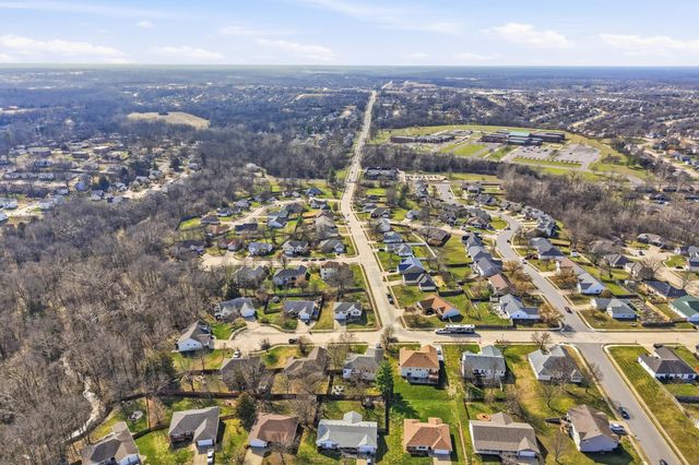 4105 SAVANNAH CT, Columbia, MO 65202