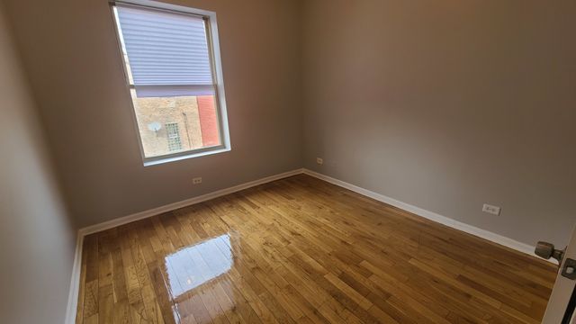 1407 E 69th Place 2, Chicago, IL 60637