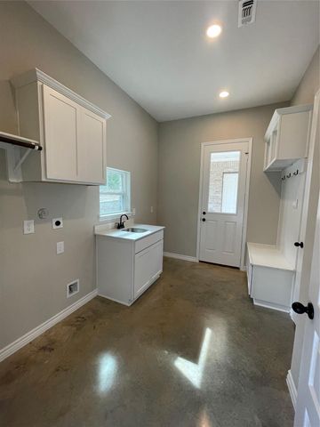 244 Dipping Vat Road, Huntsville, TX 77358