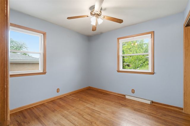 2132 Larry Drive NE, Cedar Rapids, IA 52402
