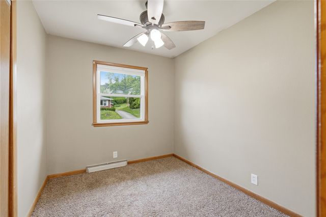 2132 Larry Drive NE, Cedar Rapids, IA 52402