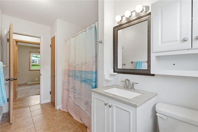 2132 Larry Drive NE, Cedar Rapids, IA 52402