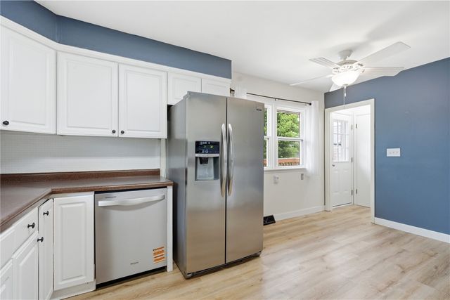 2132 Larry Drive NE, Cedar Rapids, IA 52402