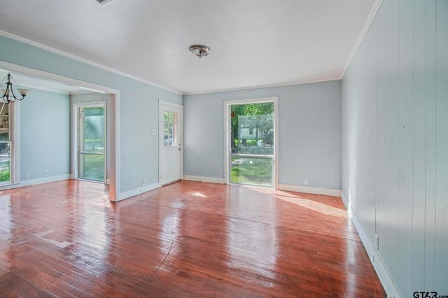 1341 Bellaire Dr, Tyler, TX 75702