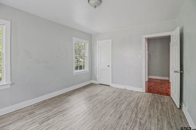 1341 Bellaire Dr, Tyler, TX 75702