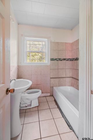 1341 Bellaire Dr, Tyler, TX 75702