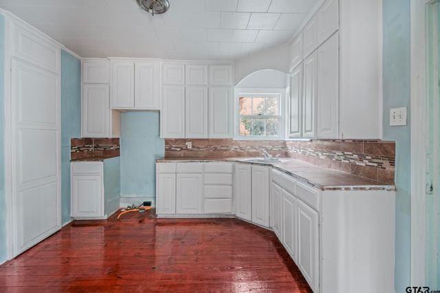 1341 Bellaire Dr, Tyler, TX 75702