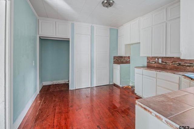 1341 Bellaire Dr, Tyler, TX 75702