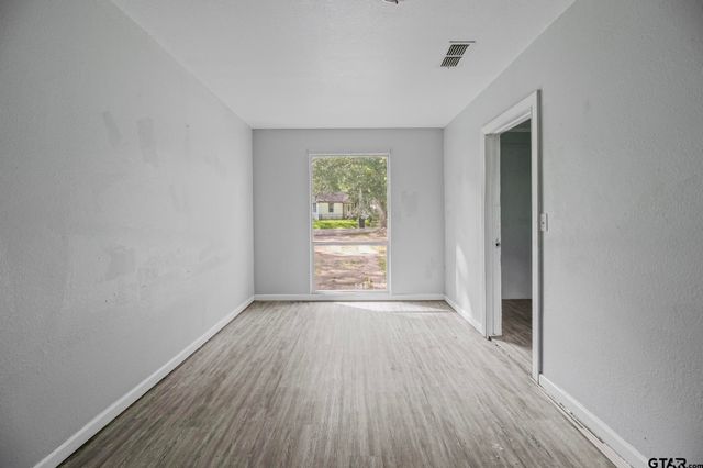 1341 Bellaire Dr, Tyler, TX 75702
