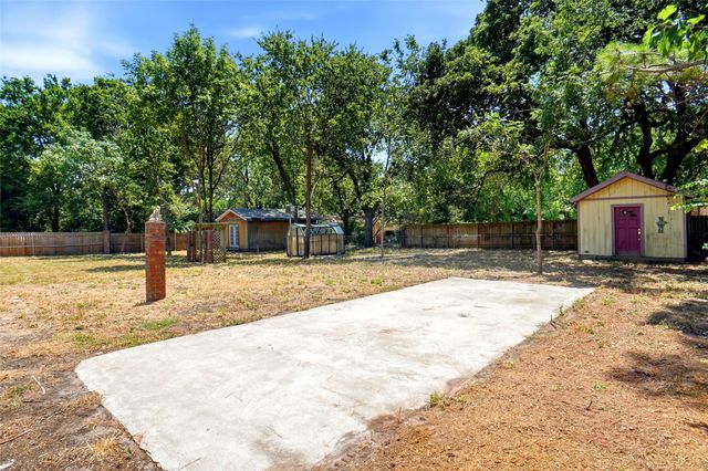 900 Liveoak Street, Denton, TX 76209