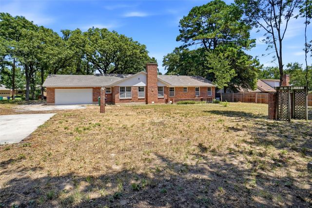 900 Liveoak Street, Denton, TX 76209