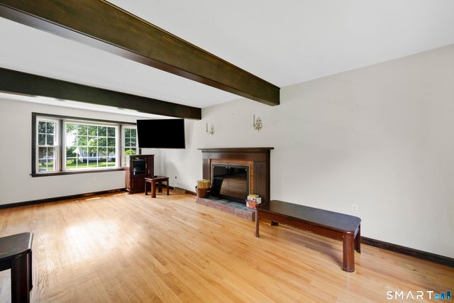 16 Gardner Road, Vernon, CT 06066