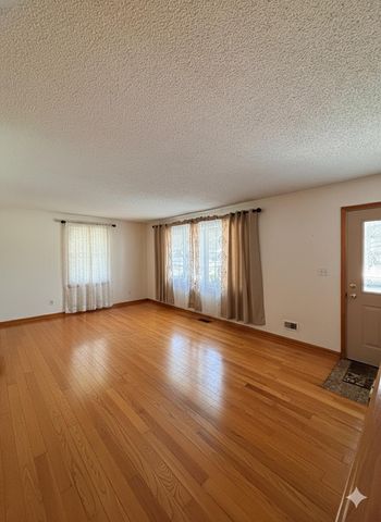 10025 Wentworth Avenue S, Bloomington, MN 55420