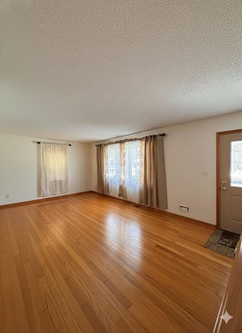 10025 Wentworth Avenue S, Bloomington, MN 55420