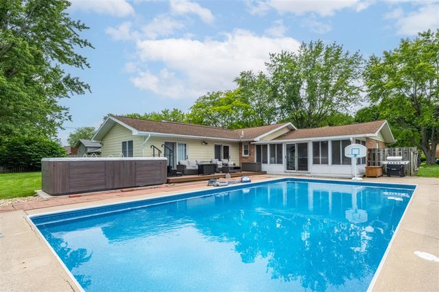 5985 Echo Ridge, Stevensville, MI 49127