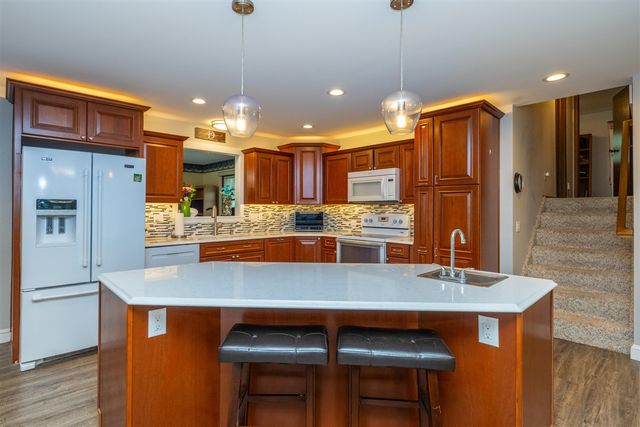 5985 Echo Ridge, Stevensville, MI 49127