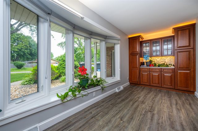 5985 Echo Ridge, Stevensville, MI 49127