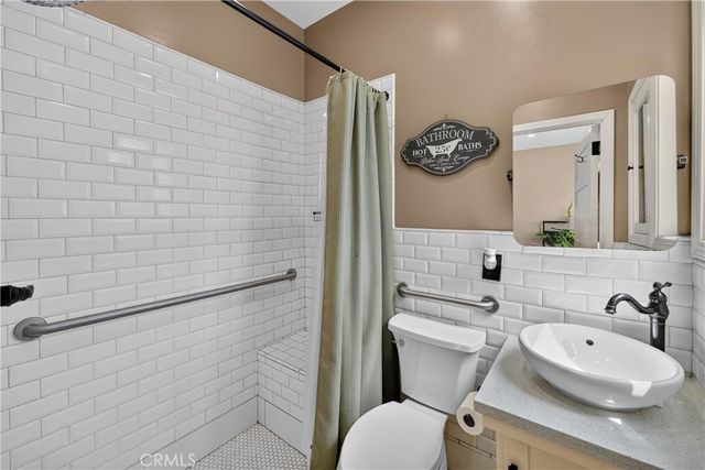 2700 W Olive Avenue, Fullerton, CA 92833