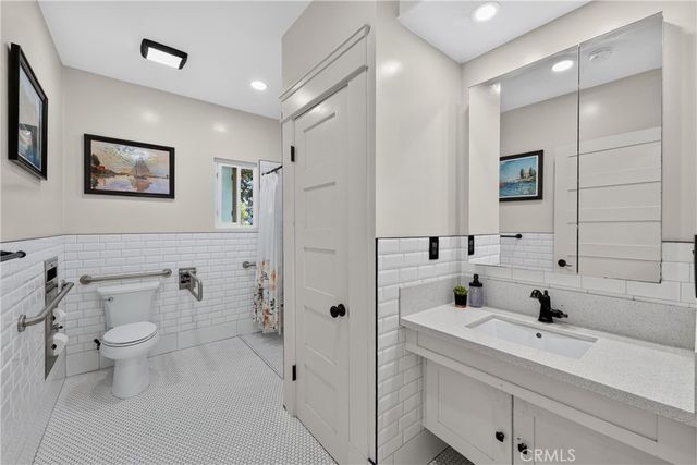 2700 W Olive Avenue, Fullerton, CA 92833