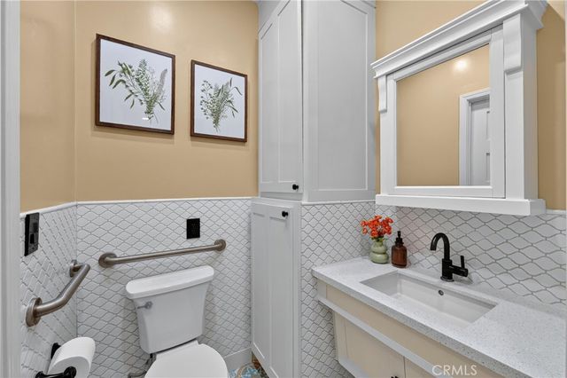 2700 W Olive Avenue, Fullerton, CA 92833