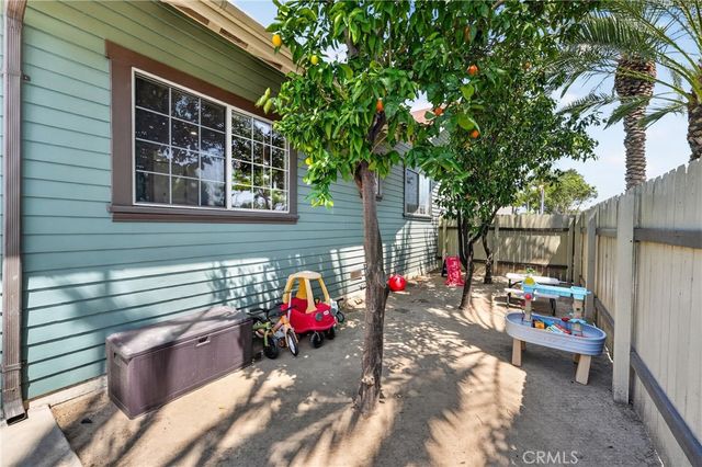2700 W Olive Avenue, Fullerton, CA 92833