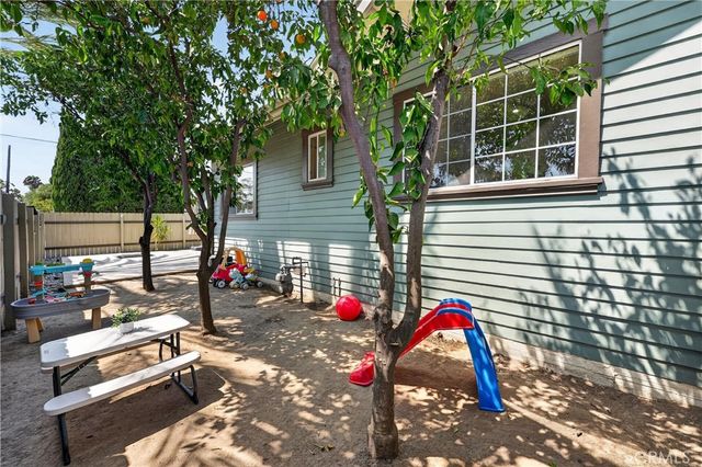 2700 W Olive Avenue, Fullerton, CA 92833