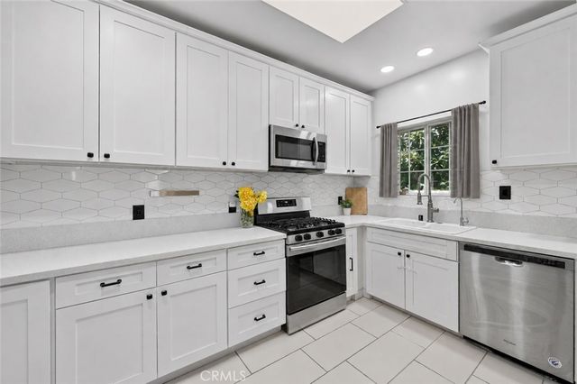 2700 W Olive Avenue, Fullerton, CA 92833