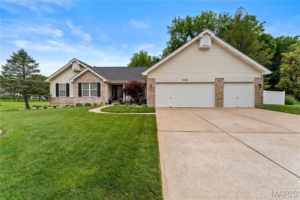 1558 Prospect Lakes Drive, Wentzville, MO 63385