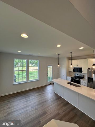 65 MELSONBY DR, Bunker Hill, WV 25413