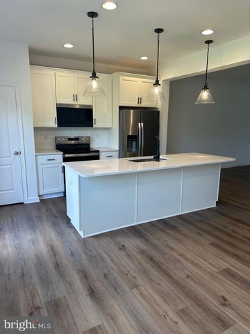 65 MELSONBY DR, Bunker Hill, WV 25413
