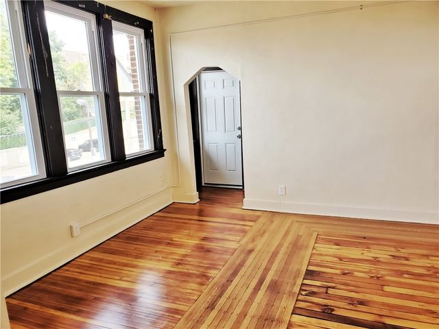 18-20 Sankey Avenue, Brentwood, PA 15227