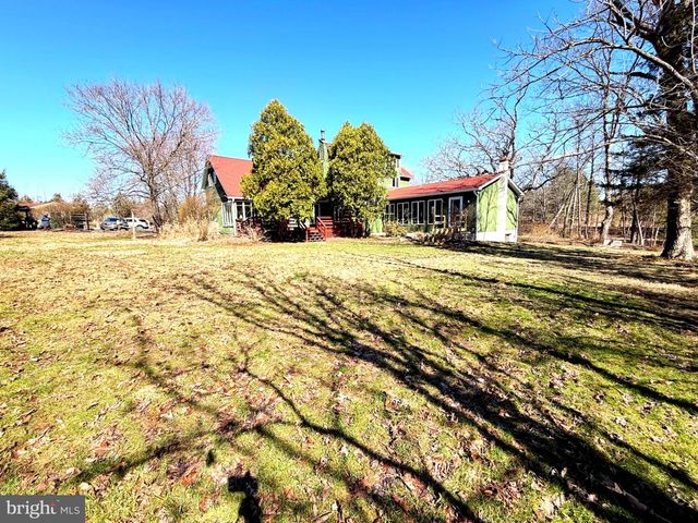 408 SALFORD STATION RD, Perkiomenville, PA 18074