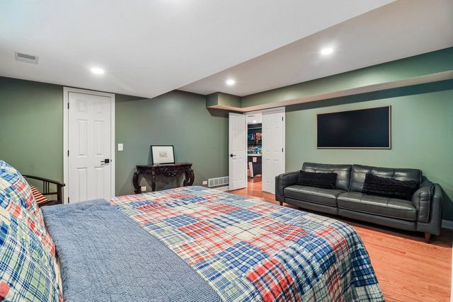 1272 Lake Shore Drive, Lisle, IL 60532