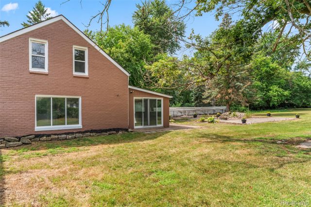 24609 EUREKA Avenue, Warren, MI 48091