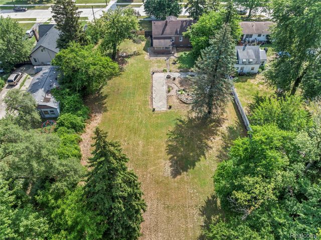 24609 EUREKA Avenue, Warren, MI 48091