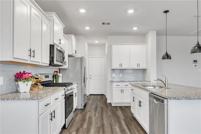 6220 Darlington Avenue, College Station, TX 77845